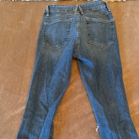 Good American Distressed Dark Blue Skinny Jeans - Picture 5 of 6